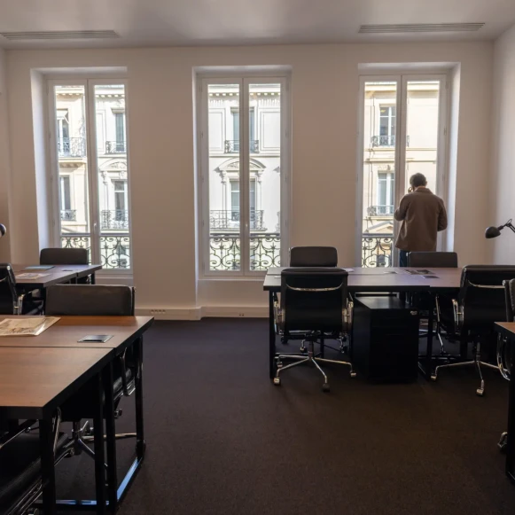 Bureau privé 36 m² 12 postes Coworking Rue du 4 septembre Paris 75002 - photo 1