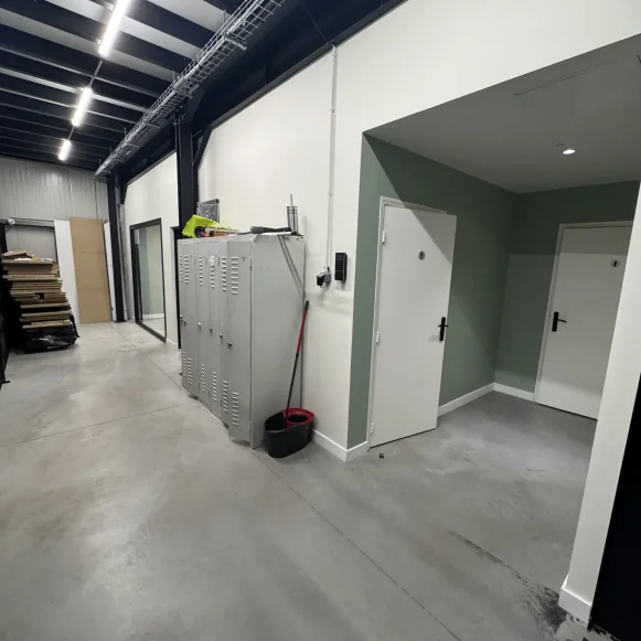 Bureau privé 13 m² 4 postes Location bureau Rue de la Calypso Hénin-Beaumont 62110 - photo 6