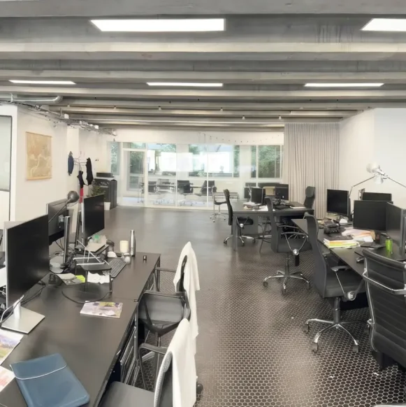 Open Space  15 postes Location bureau Rue Planchat Paris 75020 - photo 1