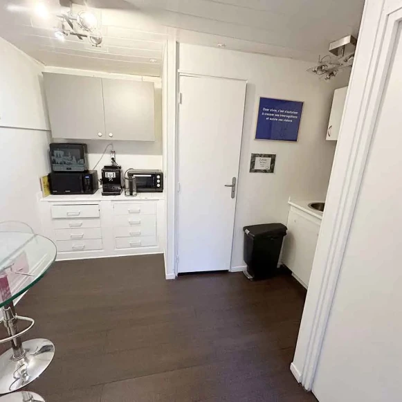 Bureau privé 25 m² 6 postes Location bureau Avenue Trudaine Paris 75009 - photo 8