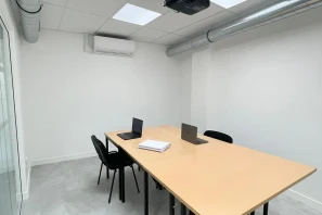Open Space - 92120 - 10 postes - 245€