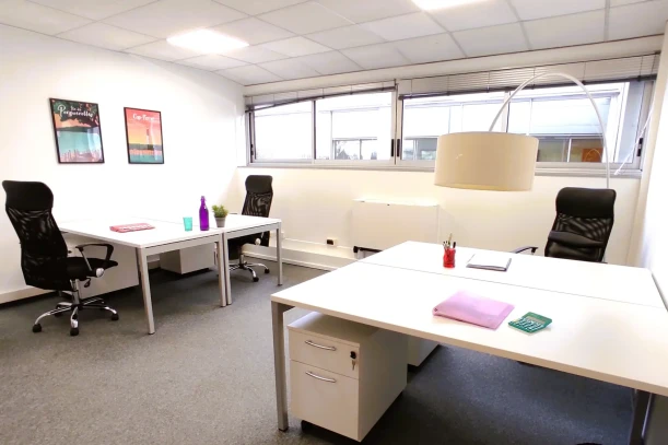 Bureau privé - 31300 - 4 postes - 979€