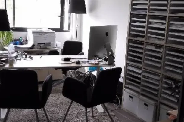 Open Space - 13090 - 9 postes - 200€