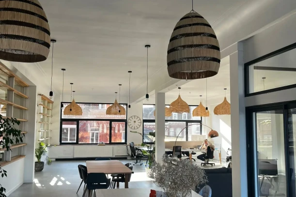 Open Space - 59200 - 5 postes - 250€