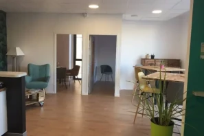 Open Space - 69330 - 1 poste - 289€