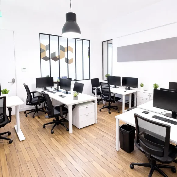 Bureau privé 25 m² 5 postes Coworking Rue Martel Paris 75010 - photo 4