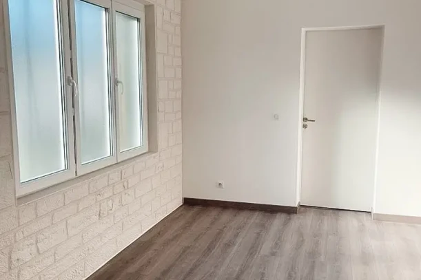 Bureau privé - 86000 - 5 postes - 670€