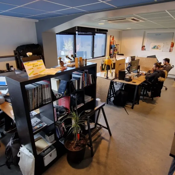 Bureau privé 37 m² 8 postes Coworking Rue Jacobi-Netter Strasbourg 67200 - photo 1