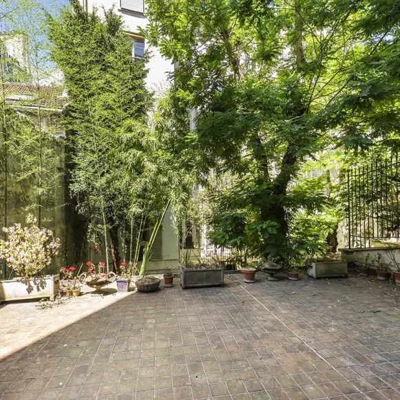 Espace indépendant 14 m² 2 postes Location bureau Rue du Four Paris 75006 - photo 3