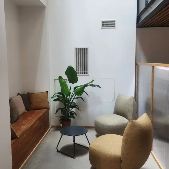 Bureau privé 21 m² 6 postes Location bureau Rue Parmentier Oullins-Pierre-Bénite 69600 - photo 1