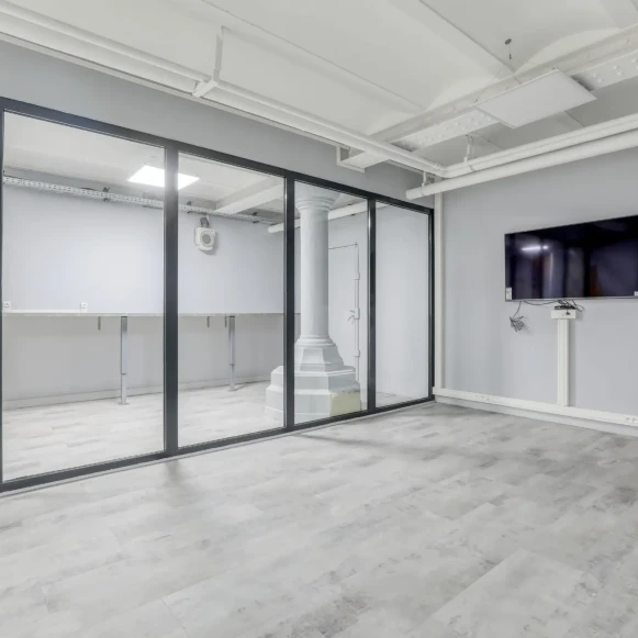Espace indépendant 145 m² 20 postes Location bureau Rue d'Hauteville Paris 75010 - photo 5