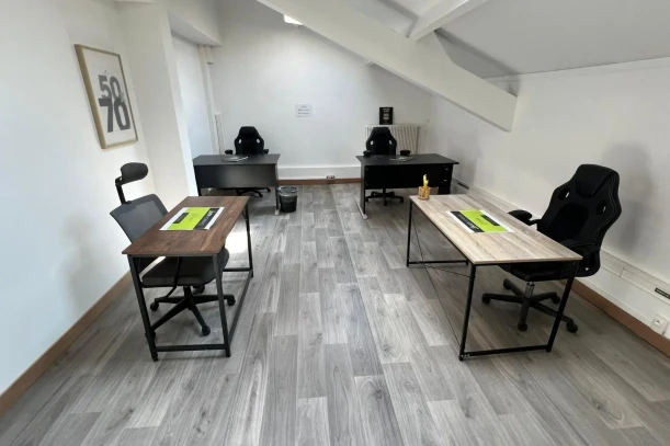 Bureau privé - 93100 - 4 postes - 900€