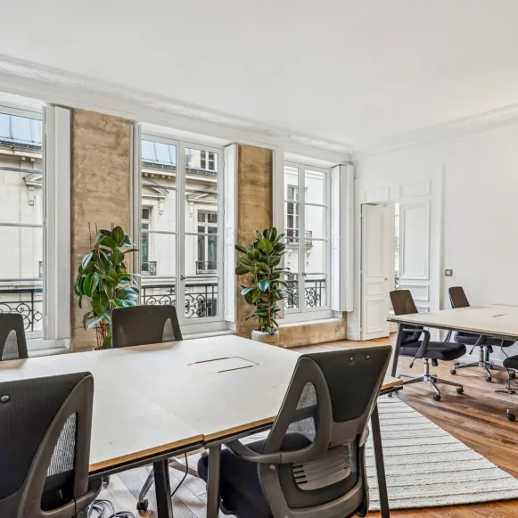 Espace indépendant 132 m² 24 postes Location bureau Rue des Petites Écuries Paris 75010 - photo 1