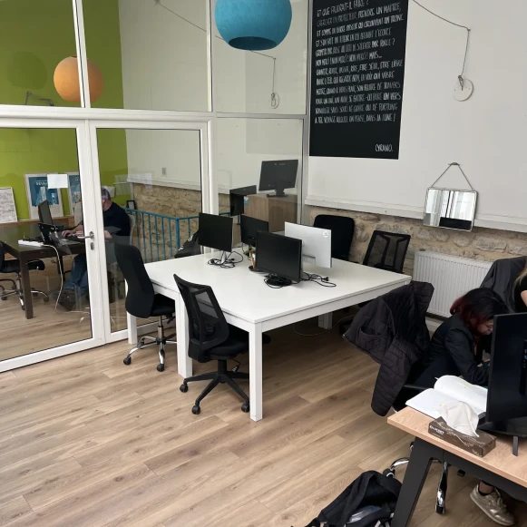 Bureau privé 17 m² 6 postes Location bureau Rue Traversière Paris 75012 - photo 2