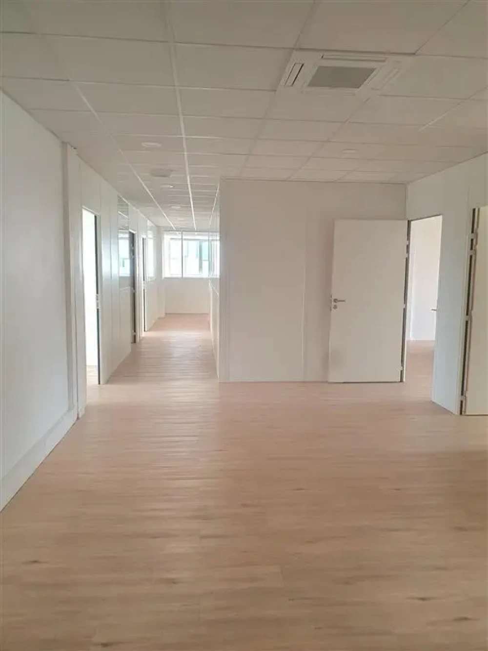 Espace indépendant - 91000 - 21 postes - 4098€