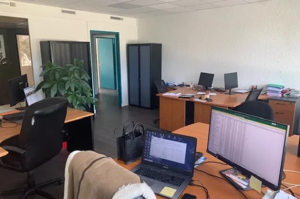 Bureau privé - 69130 - 2 postes - 240€