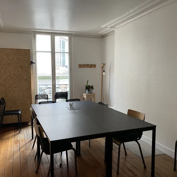 Bureau privé 10 m² 2 postes Coworking Rue Croix de Malte Orléans 45000 - photo 3