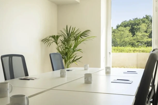 Bureau privé - 64200 - 6 postes - 2400€