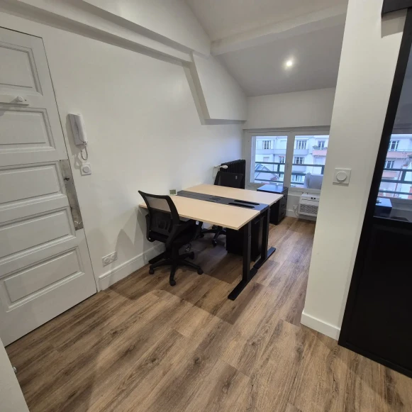 Bureau privé 15 m² 2 postes Location bureau Rue Cuvier Lyon 69006 - photo 8