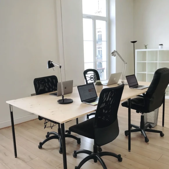 Bureau privé 30 m² 4 postes Location bureau Rue des Jeuneurs Paris 75002 - photo 2