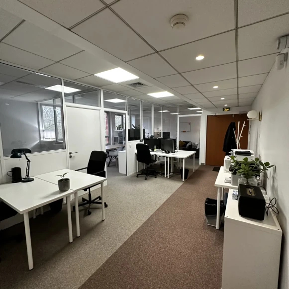 Espace indépendant 90 m² 15 postes Location bureau Rue Jeanne Braconnier Meudon 92360 - photo 6