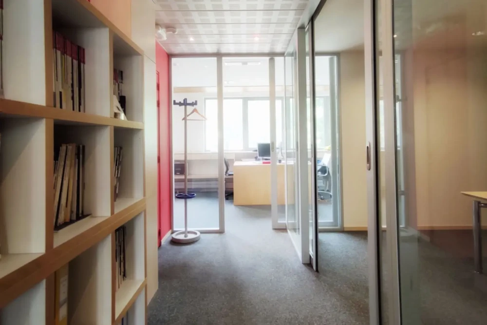 Open Space - 74000 - 2 postes - 180€