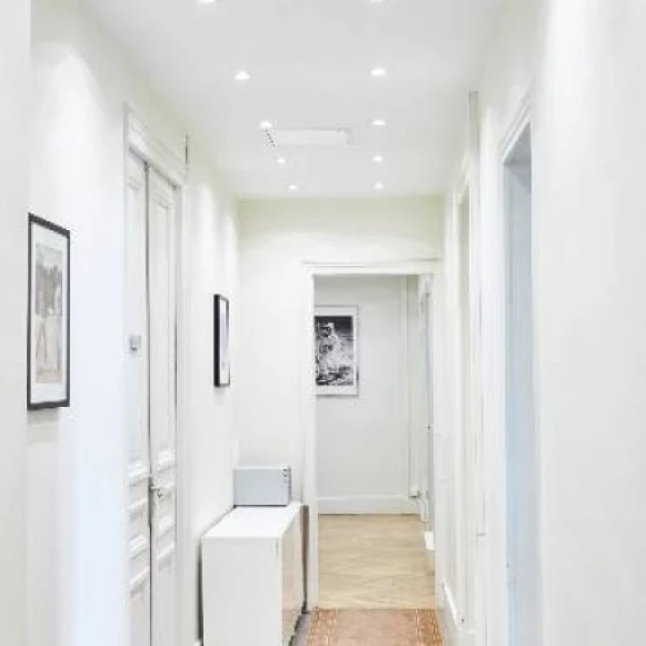 Bureau privé 26 m² 8 postes Location bureau Rue Marbeuf Paris 75008 - photo 4