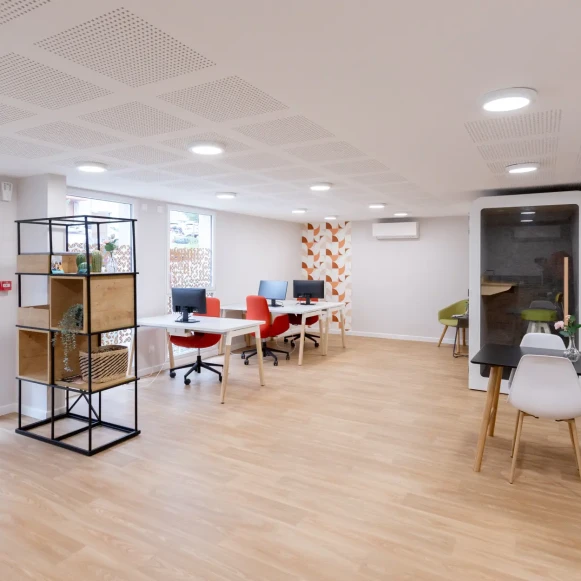 Open Space  6 postes Location bureau Rue du Bois Gentil Annecy 74600 - photo 2