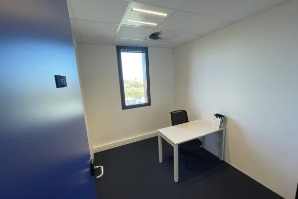 Bureau privé - 44400 - 2 postes - 605€