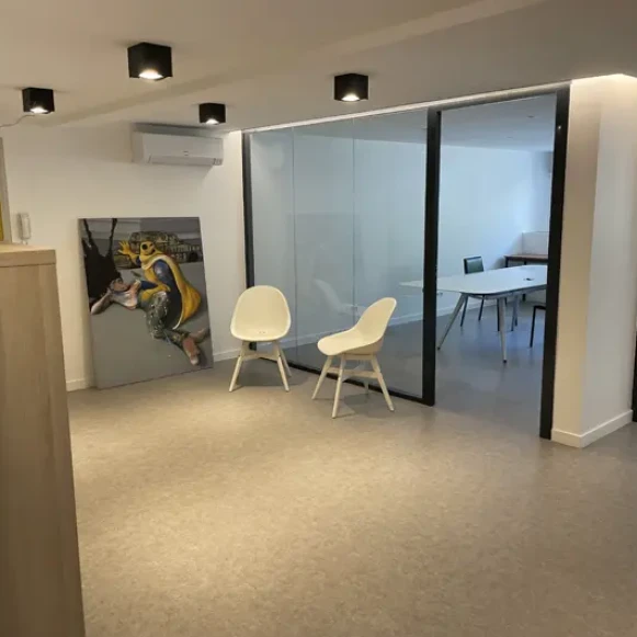 Bureau privé 19 m² 4 postes Coworking Boulevard Victor Hugo Montpellier 34000 - photo 6