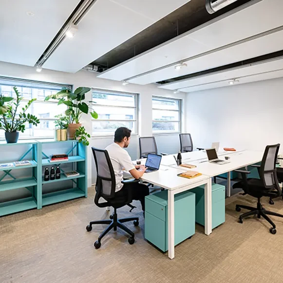 Bureau privé 24 m² 6 postes Location bureau Boulevard Voltaire Paris 75011 - photo 2