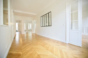 Bureau privé - 75016 - 3 postes - 1700€