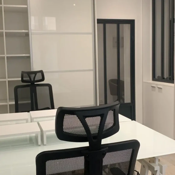 Bureau privé 12 m² 1 poste Location bureau Rue Bosio Paris 75016 - photo 2