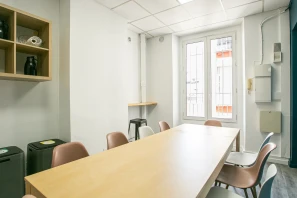 Espace indépendant - 75010 - 24 postes - 9500€