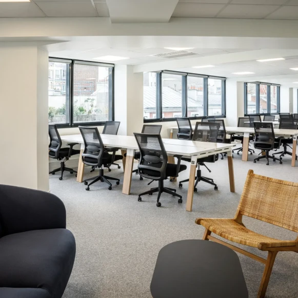 Bureau privé 16 m² 2 postes Coworking Boulevard Gouvion-Saint-Cyr Paris 75017 - photo 1