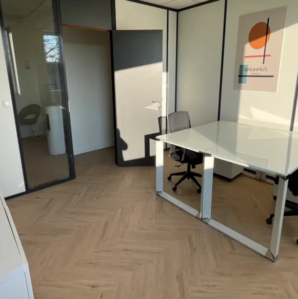 Bureau privé 15 m² 2 postes Coworking Avenue de Norvège Villebon-sur-Yvette 91140 - photo 1