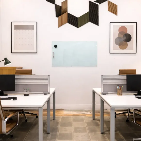 Bureau privé 16 m² 4 postes Coworking Rue Martel Paris 75010 - photo 1