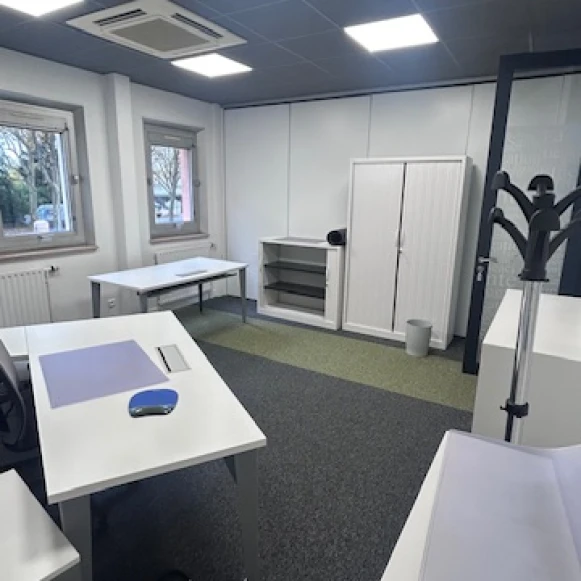 Bureau privé 16 m² 2 postes Location bureau Avenue du Grand Arietaz Chambéry 73000 - photo 8