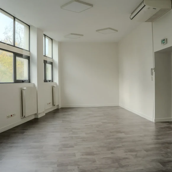 Bureau privé 100 m² 14 postes Location bureau Rue Regnault Paris 75013 - photo 4