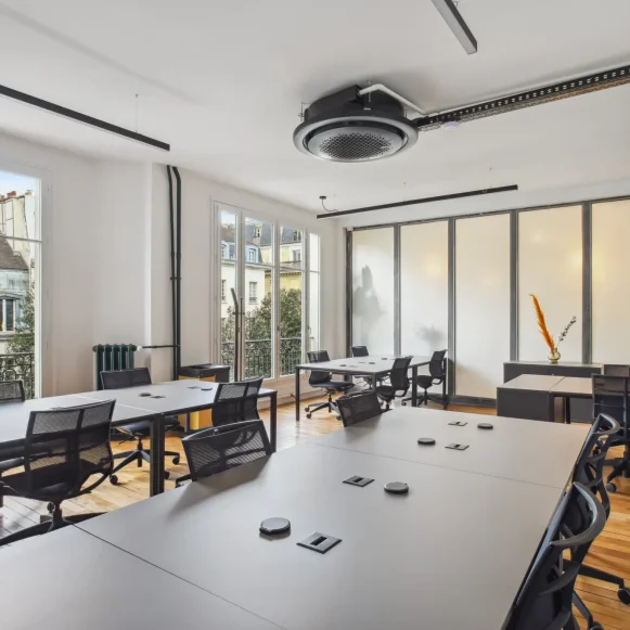 Espace indépendant 130 m² 26 postes Location bureau Rue Beaubourg Paris 75003 - photo 2