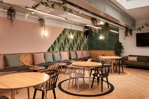 Open Space - 75008 - 4 postes - 350€