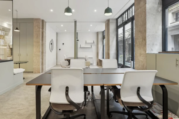 Espace indépendant - 75011 - 10 postes - 5220€