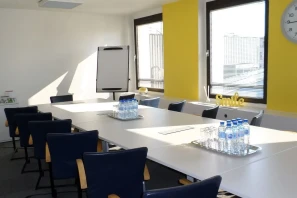 Bureau privé - 06200 - 4 postes - 1924€