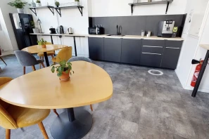 Bureau privé - 21000 - 3 postes - 1311€