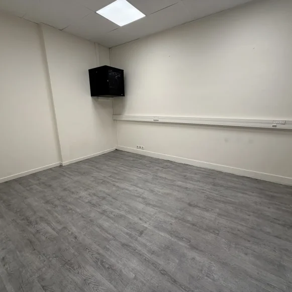 Espace indépendant 40 m² 10 postes Coworking Boulevard Richard-Lenoir Paris 75011 - photo 4