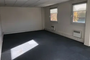 Bureau privé - 91570 - 64 postes - 16000€