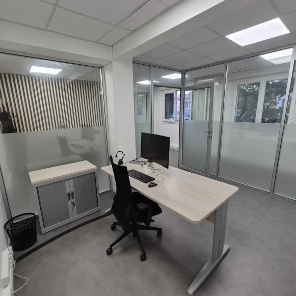 Bureau privé 9 m² 1 poste Location bureau Boulevard Carnot Albi 81000 - photo 5
