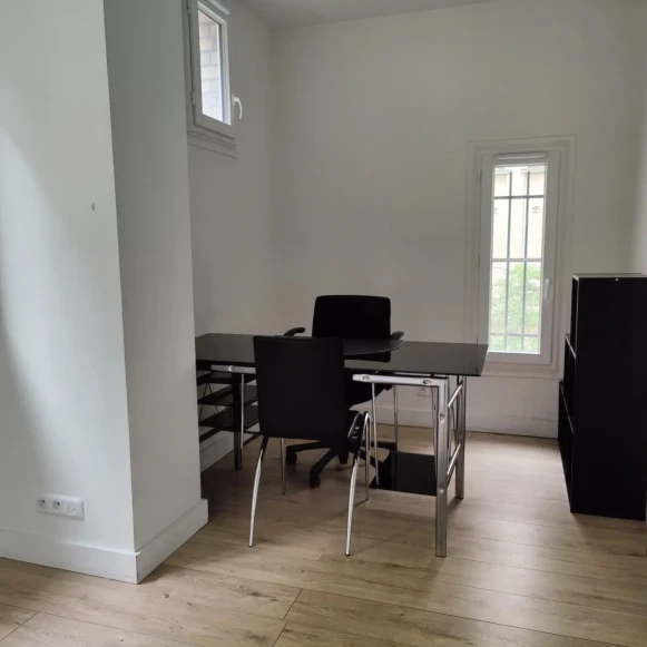 Bureau privé 11 m² 1 poste Coworking Boulevard Bourdon Paris 75004 - photo 1