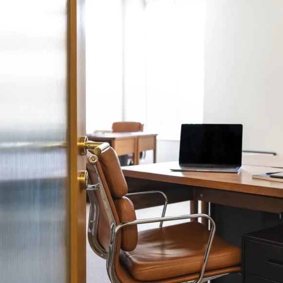 Bureau privé 9 m² 3 postes Coworking Rue Notre Dame des Victoires Paris 75002 - photo 8