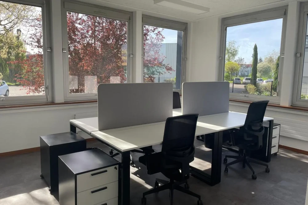 Open Space - 68000 - 4 postes - 190€